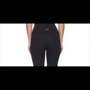 Beyond Yoga 🧘‍♀️ Basic Black Soft Tights